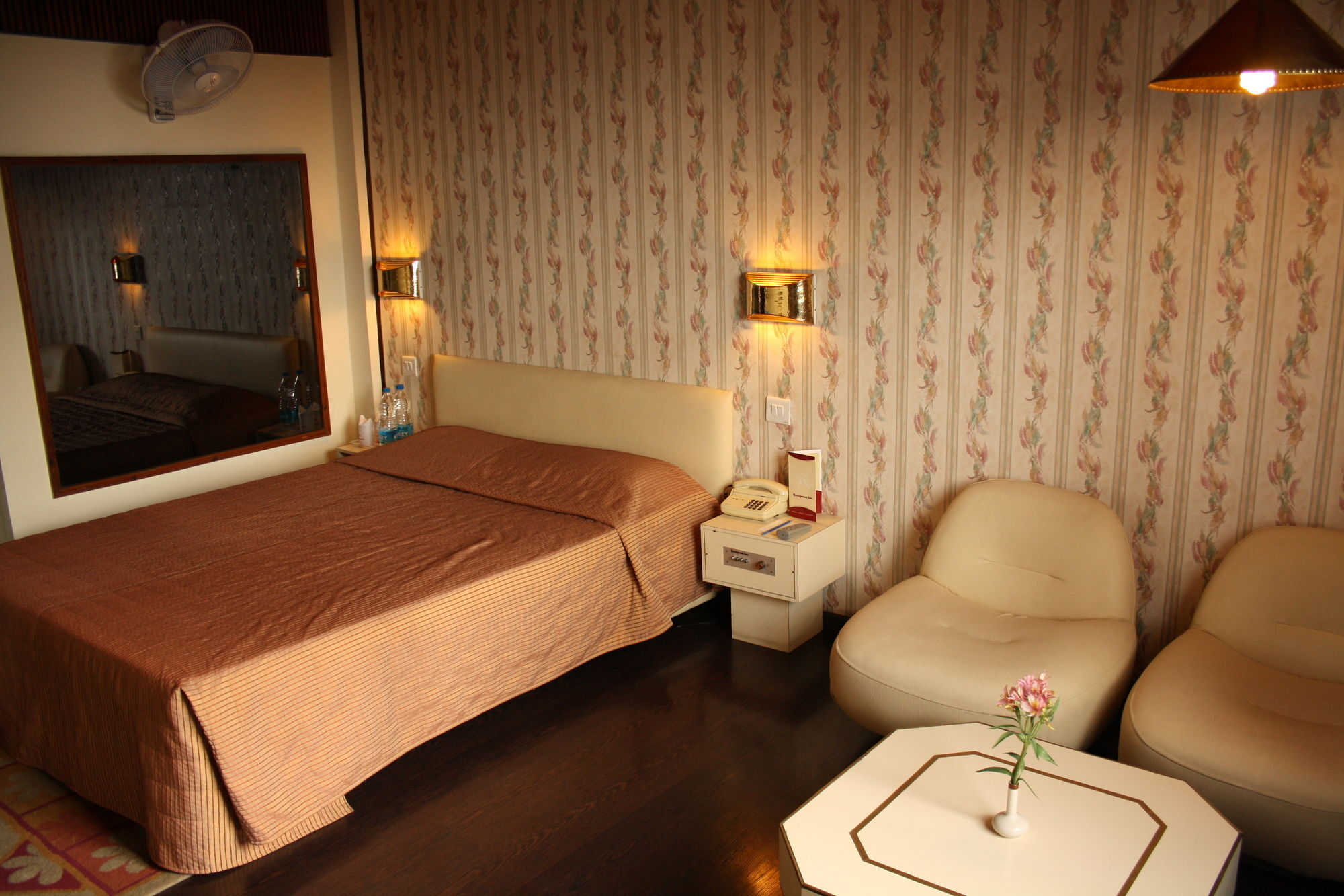 Honeymoon Inn Mussoorie Bagian luar foto